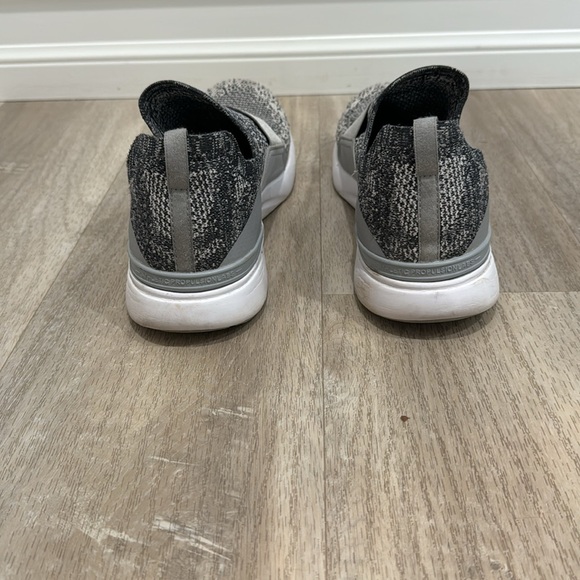 EUC Mens APL running shoe - Picture 3 of 5